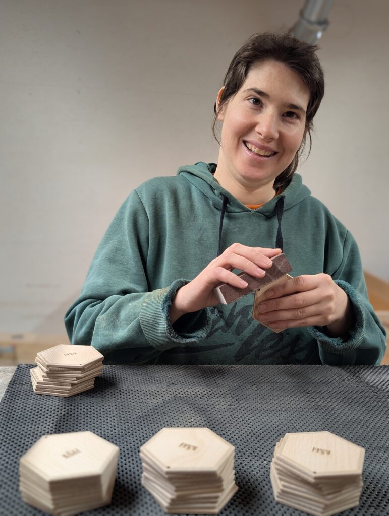 Mirjam Frey Mitarbeiterin Holzwerkstatt Stiftung Rütimattli